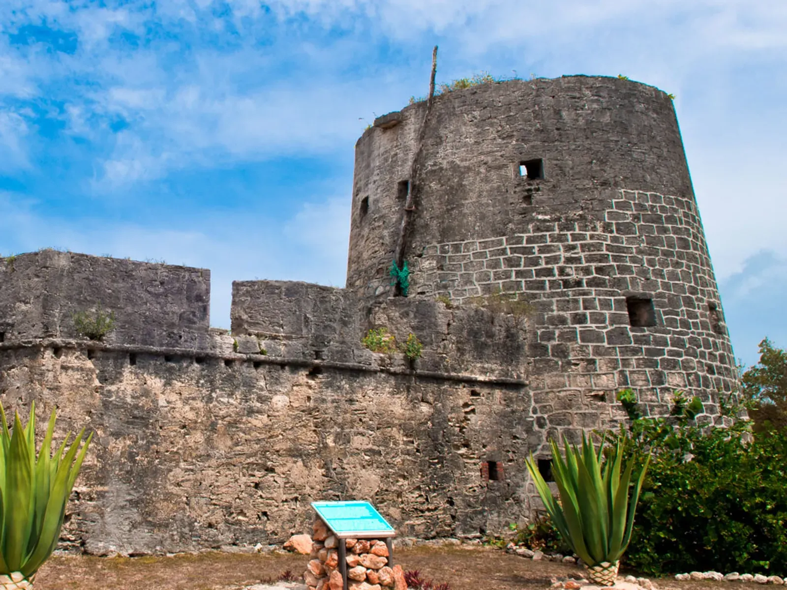 Relaxing 90-minute ferry cruise back to Antigua
